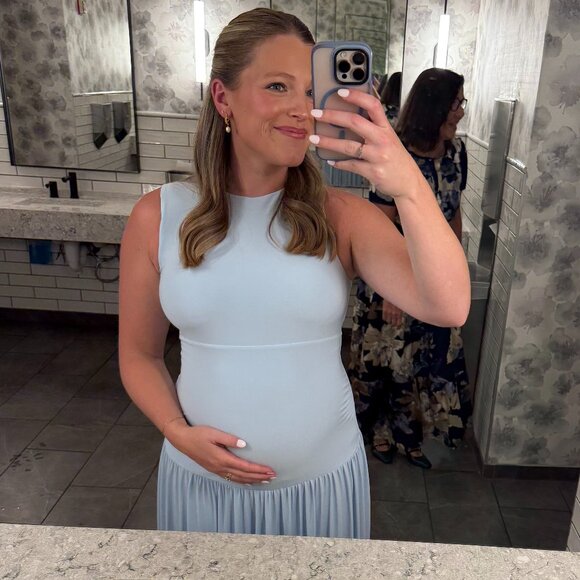 Club London Outline Maternity Dress - Picture 2 of 3